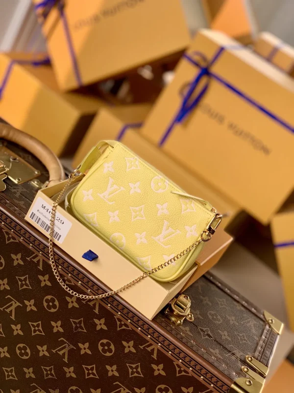 New Collection Bags / - 10027 - Image 2