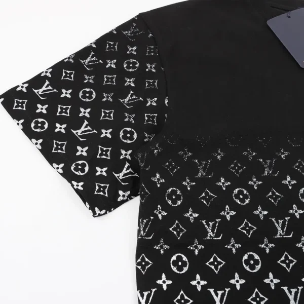 New Collection T-Shirt / - 20050 - Image 3