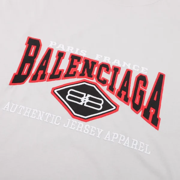 New Collection T-Shirt  / - 10041 - Image 3