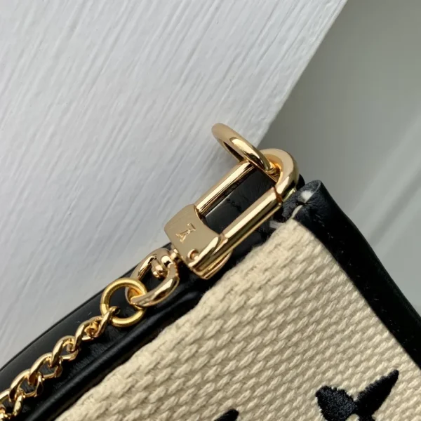 New Collection Bags / - 10026 - Image 4