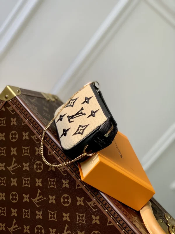 New Collection Bags / - 10026 - Image 7