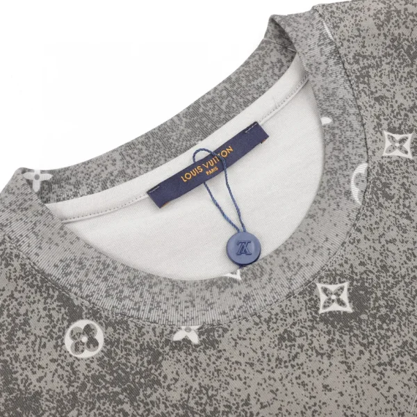 New Collection T-Shirt / - 20020 - Image 8