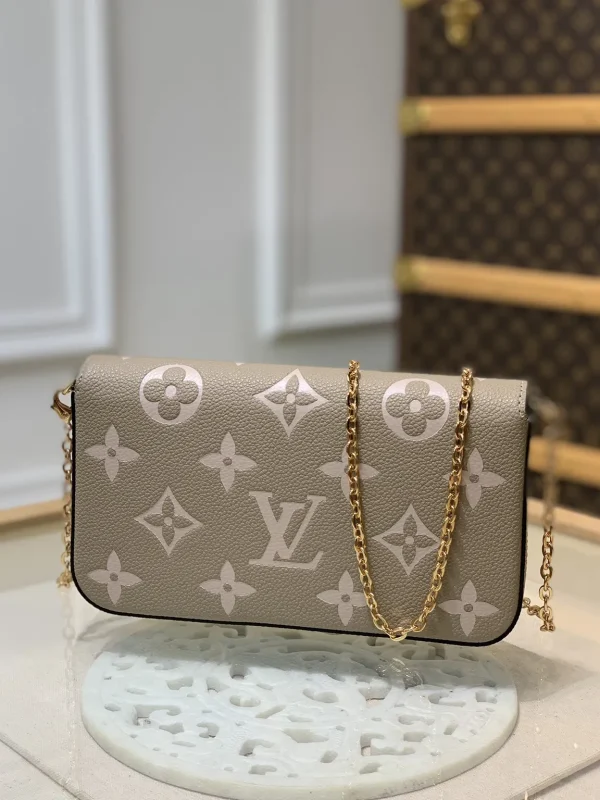 New Collection Bags / - 10065 - Image 8