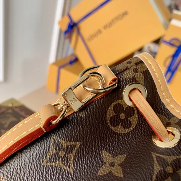 New Collection Bags / - 10066 - Image 8
