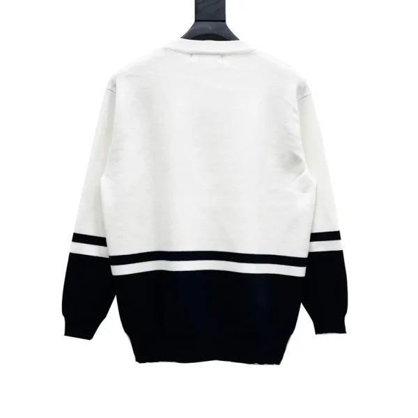 New Collection Sweatshirt / - 30042 - Image 9