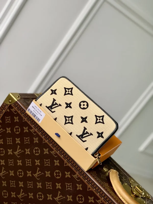 New Collection Bags / - 10015 - Image 9