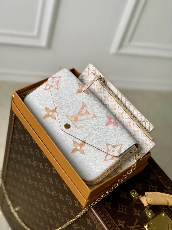 New Collection Bags / - 10032 - Image 9