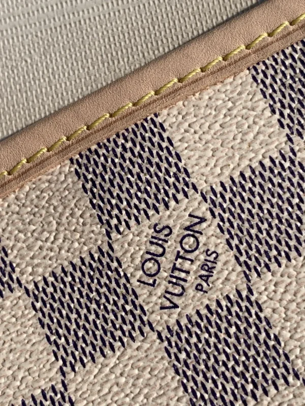 New Collection Bags / - 10061 - Image 9