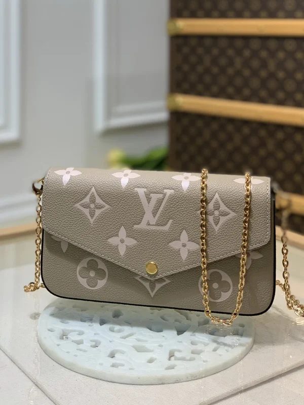 New Collection Bags / - 10065 - Image 9