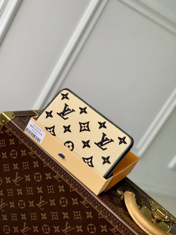 New Collection Bags / - 10015 - Image 10