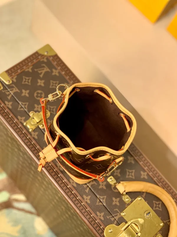New Collection Bags / - 10066 - Image 10